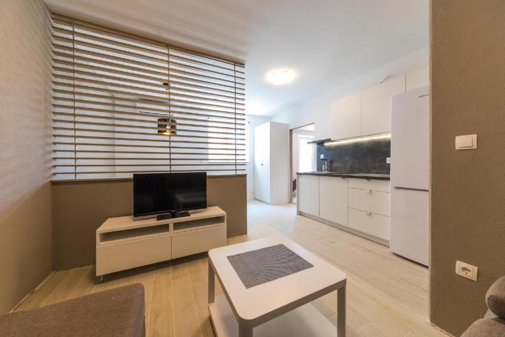 Apartments Gavran 2. Baska Voda Ngoại thất bức ảnh