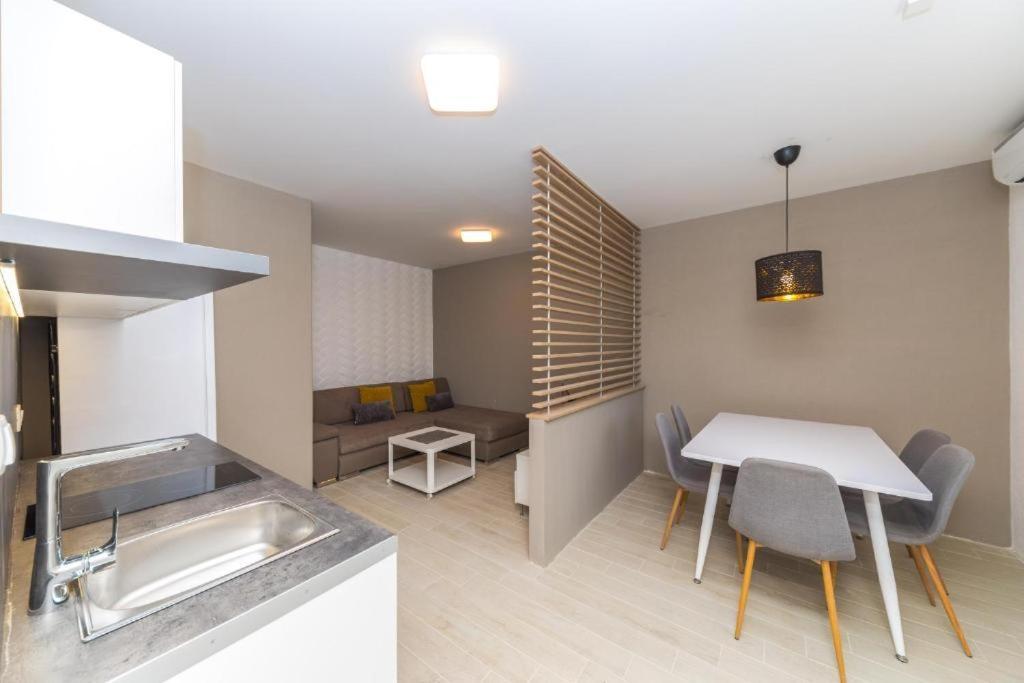 Apartments Gavran 2. Baska Voda Ngoại thất bức ảnh
