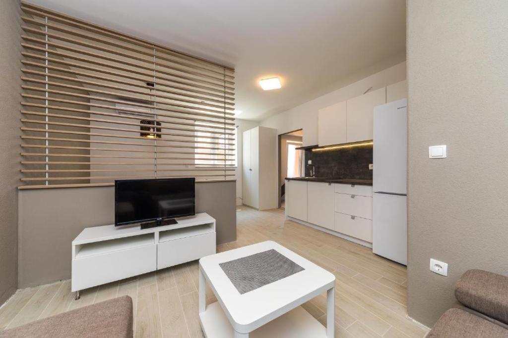 Apartments Gavran 2. Baska Voda Ngoại thất bức ảnh