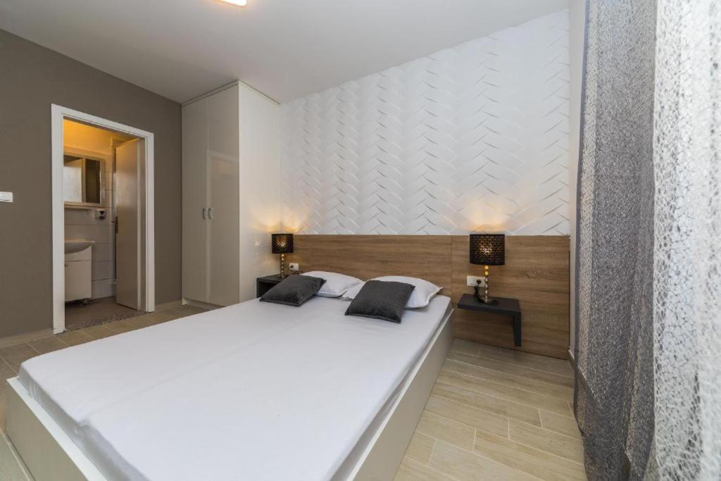 Apartments Gavran 2. Baska Voda Ngoại thất bức ảnh