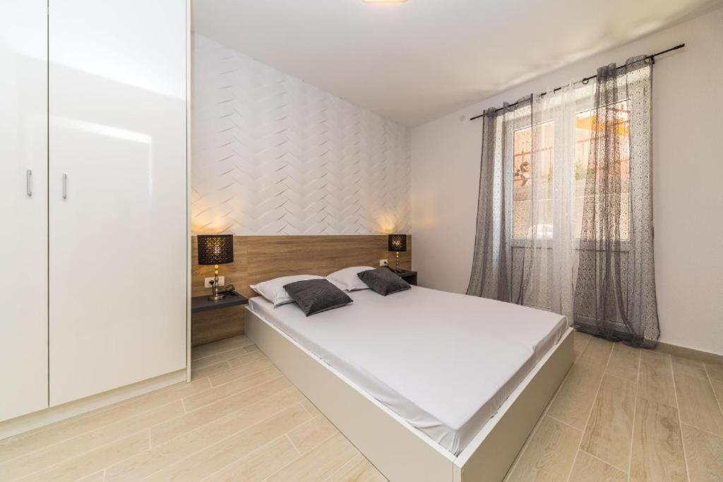 Apartments Gavran 2. Baska Voda Ngoại thất bức ảnh