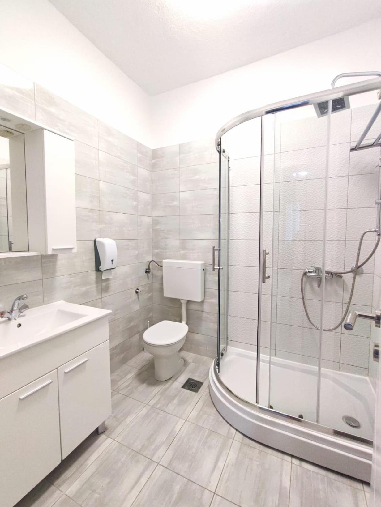 Apartments Gavran 2. Baska Voda Phòng bức ảnh
