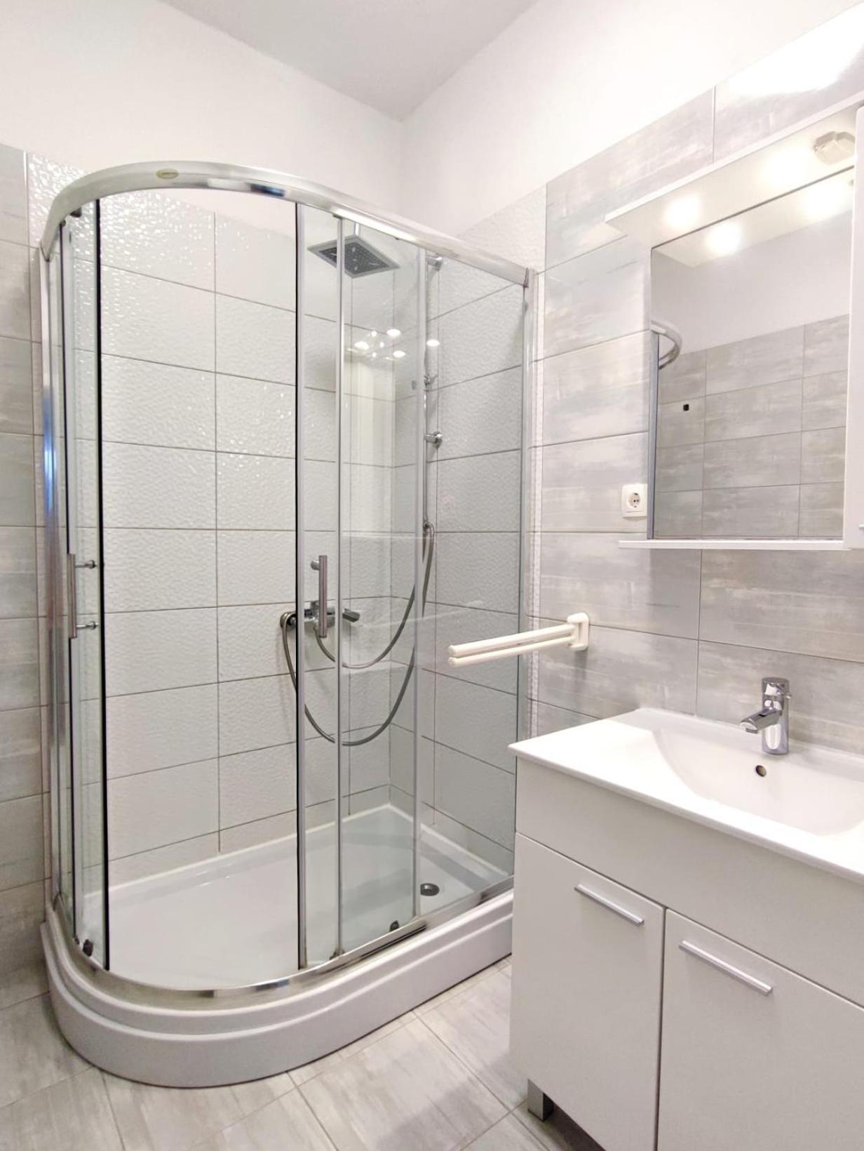 Apartments Gavran 2. Baska Voda Phòng bức ảnh