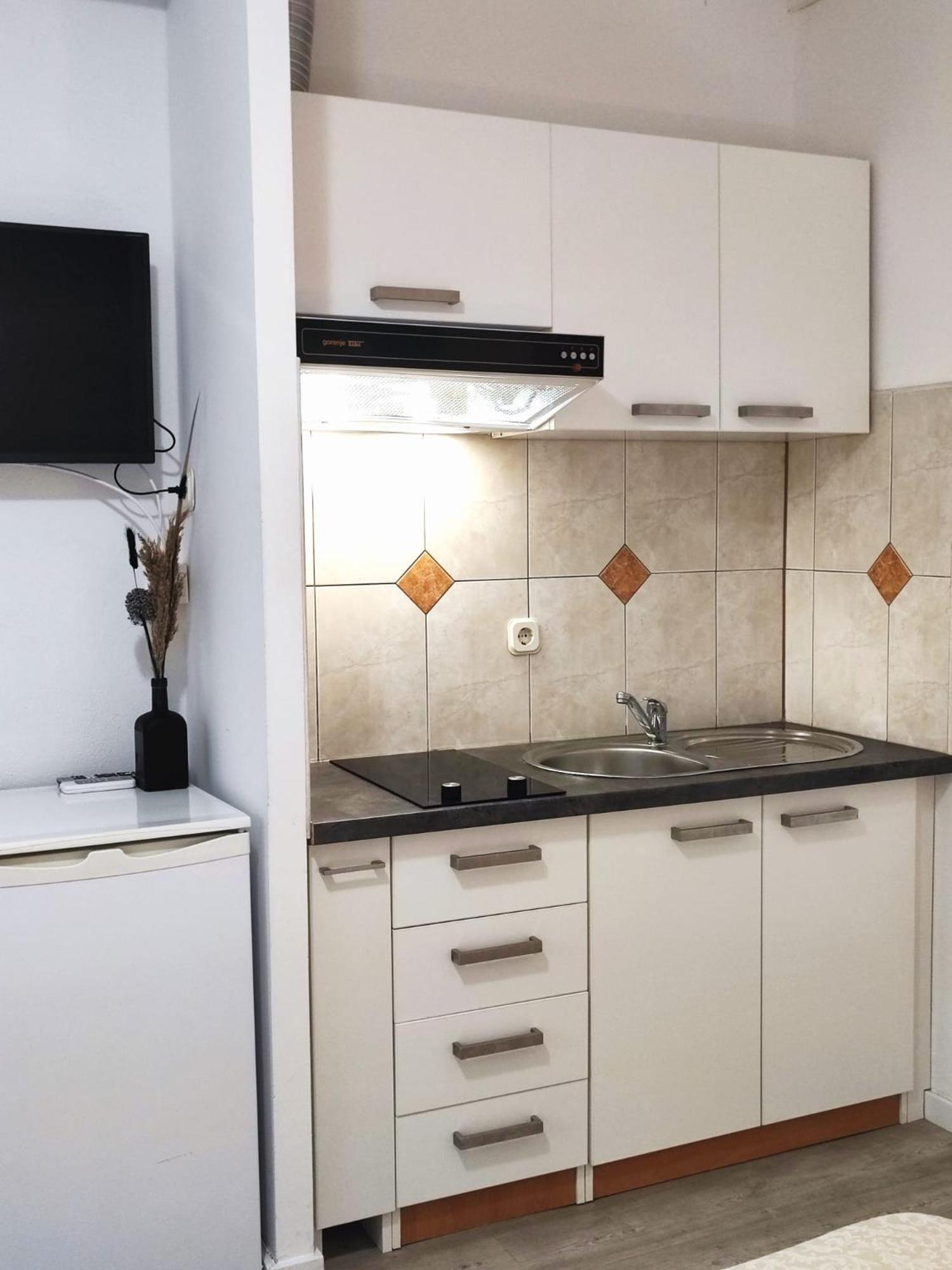 Apartments Gavran 2. Baska Voda Phòng bức ảnh